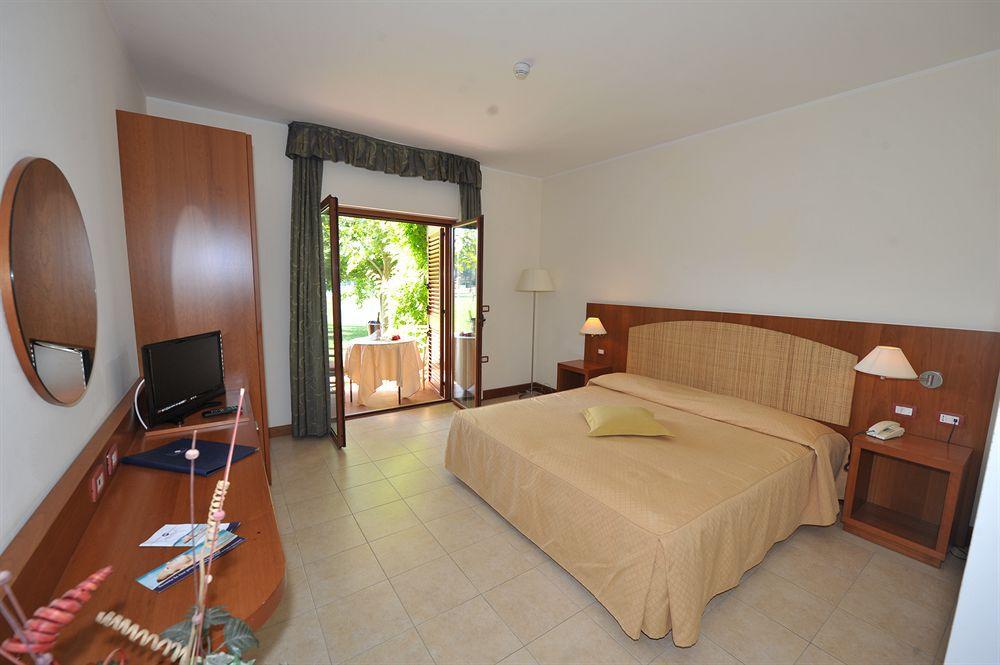 Hotel Club Portogreco Scanzano Jonico Exterior photo