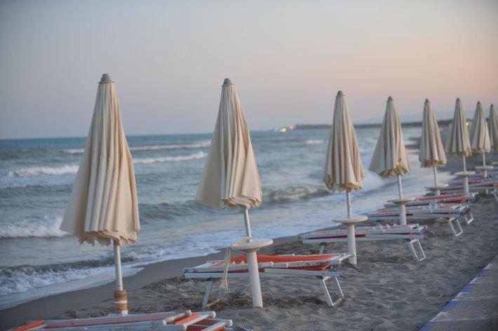 Hotel Club Portogreco Scanzano Jonico Exterior photo