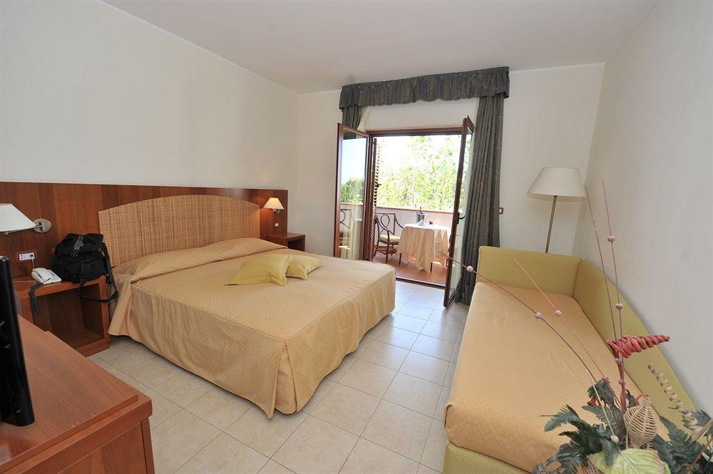 Hotel Club Portogreco Scanzano Jonico Exterior photo